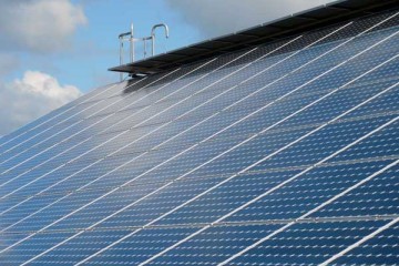 מדוע נדרש טיפול תחזוקת מערכות סולאריות במבנים עסקיים?